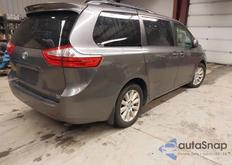 2015 Toyota Sienna Xle 7 Passenger z USA, uszkodzony, nr VIN 5TDDK3DC4FS123467